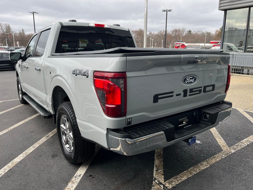 View vehicle photo 5