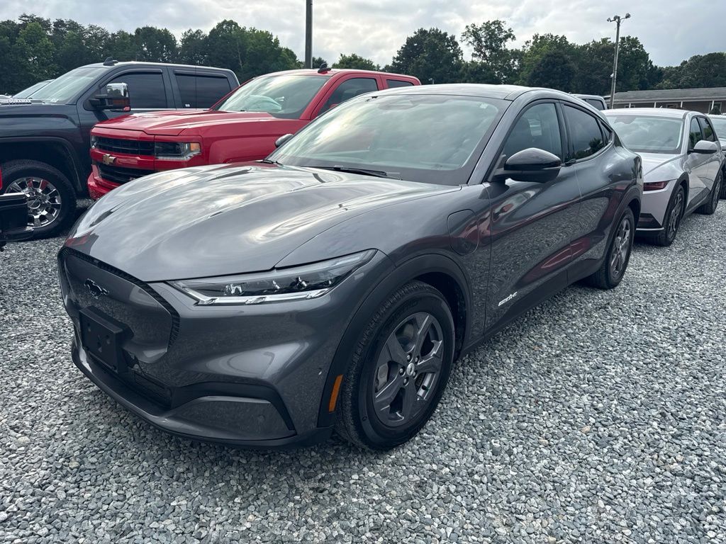 2023 Ford Mustang-Mach-e Select's photo