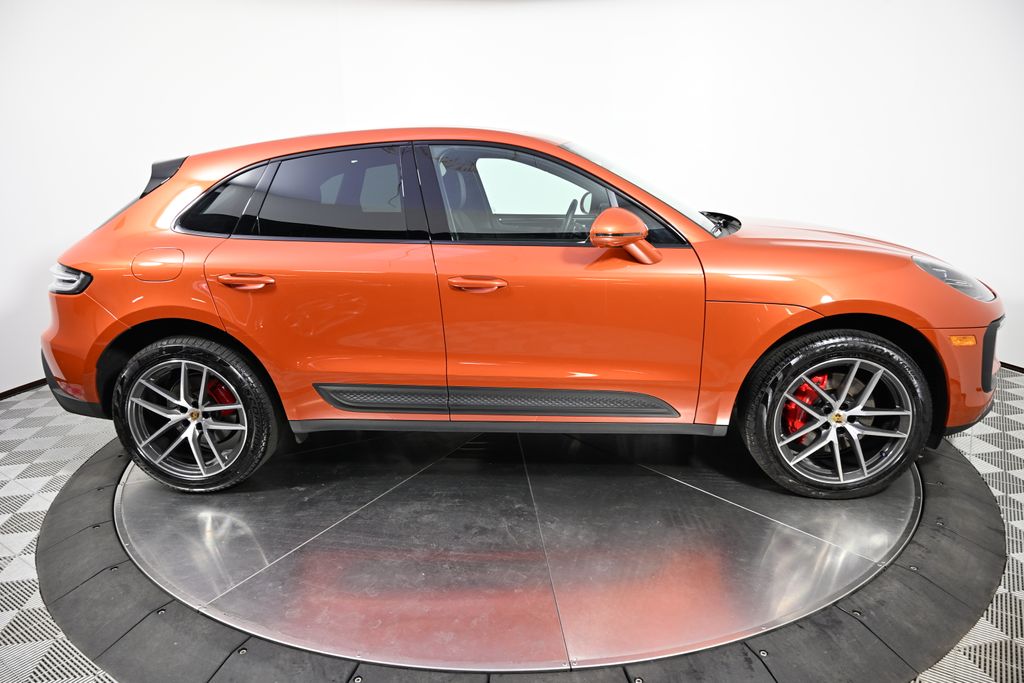 Thumbnail: 2024 Porsche Macan - 6