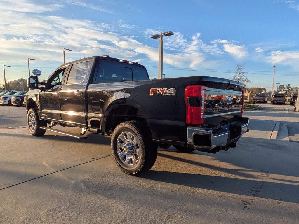 2026 Ford F-350 Super Duty LARIAT