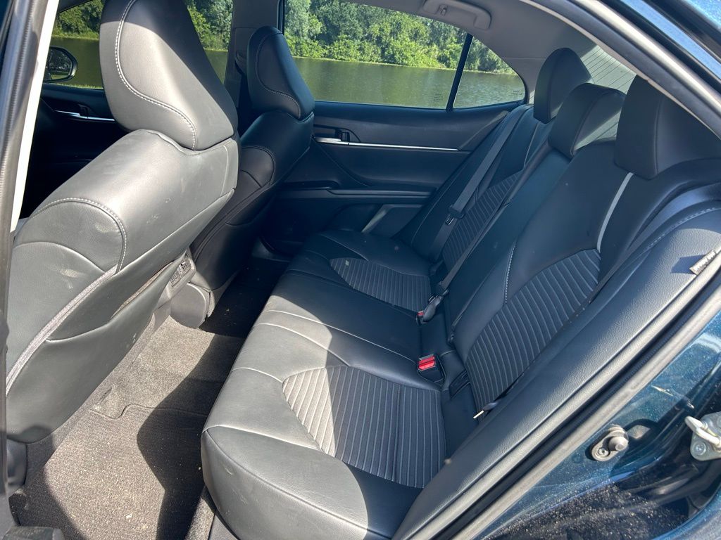 2020 Toyota Camry SE 13
