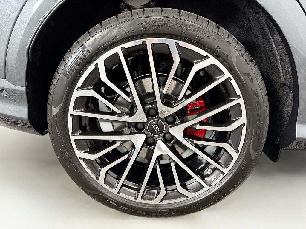 Thumbnail: 2025 Audi SQ5 - 32