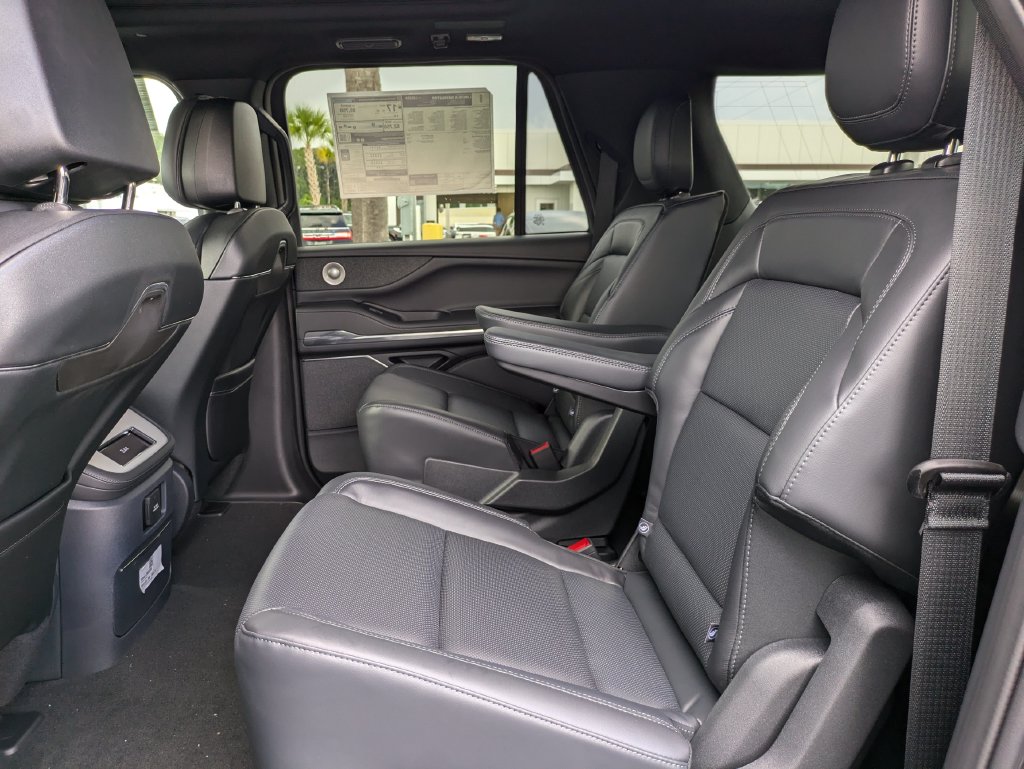 2027 Lincoln Navigator Reserve L