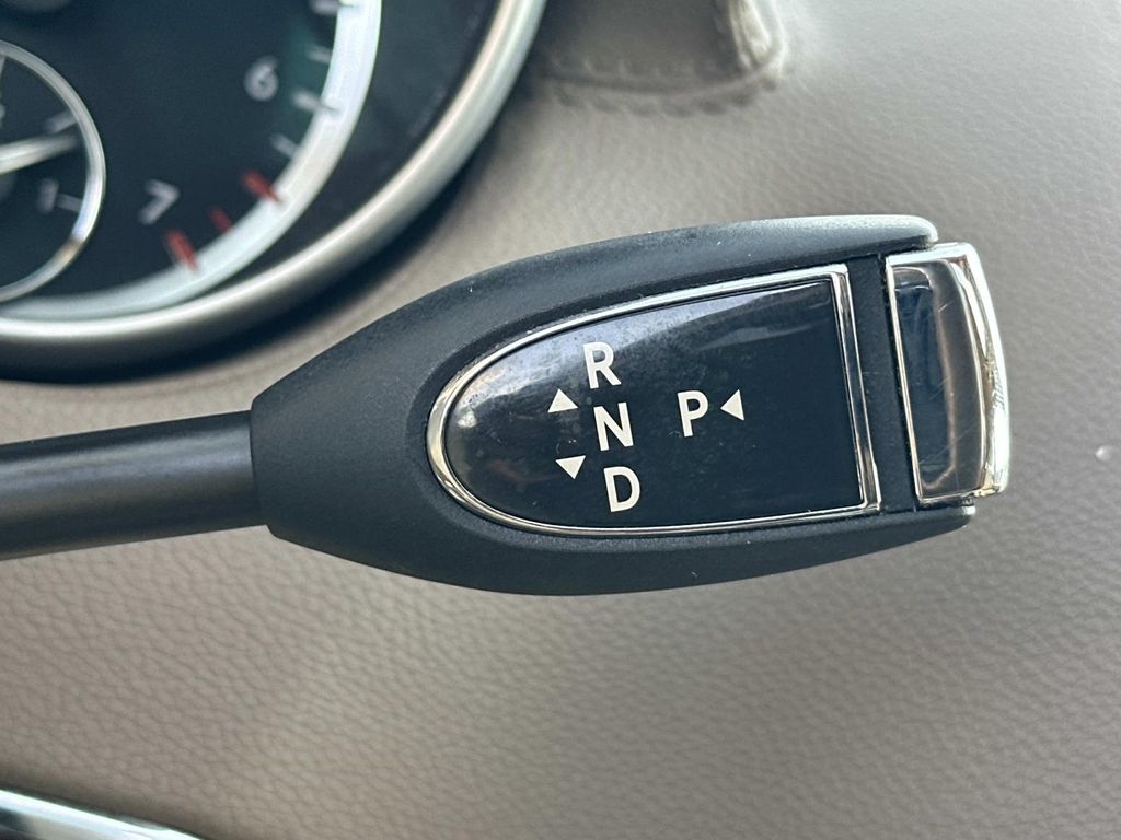 Thumbnail: 2012 Mercedes-Benz GL-Class - 27