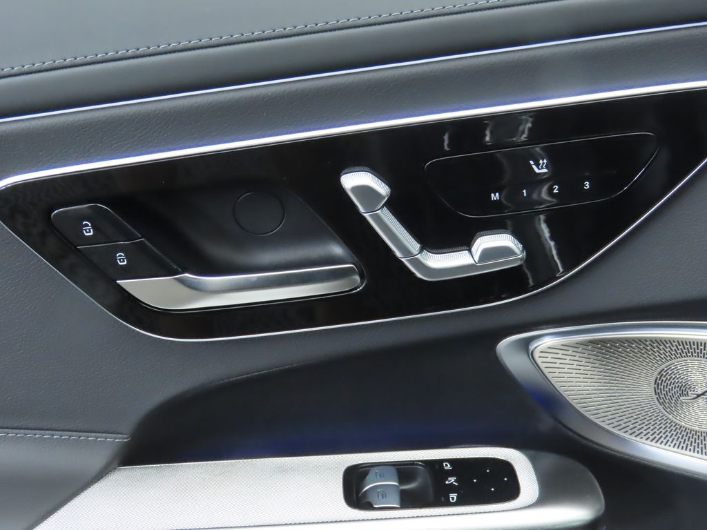 2025 Mercedes-Benz CLE 300 25