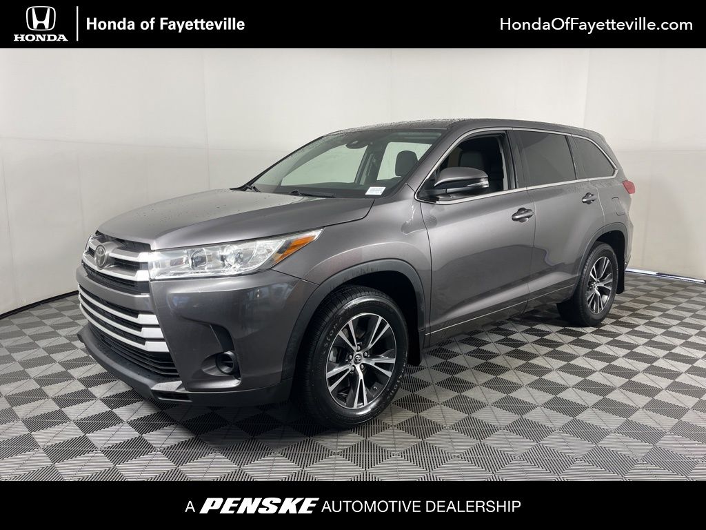 2018 Toyota Highlander LE -
                Fayetteville, AR