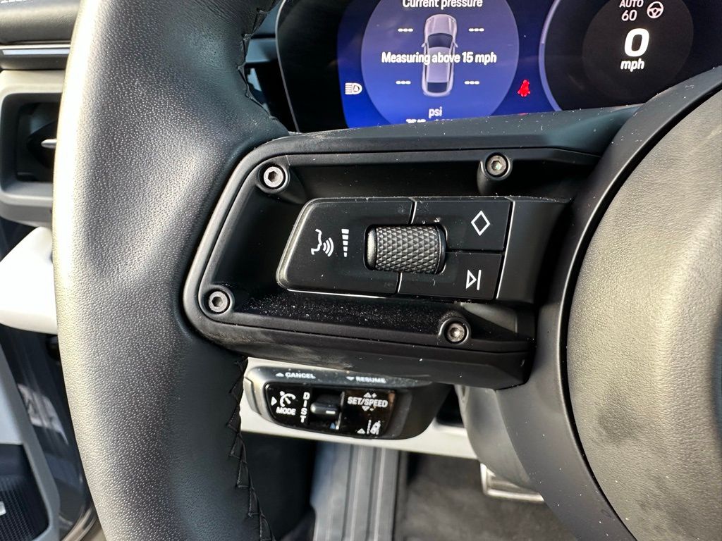 Thumbnail: 2025 Porsche Macan - 18