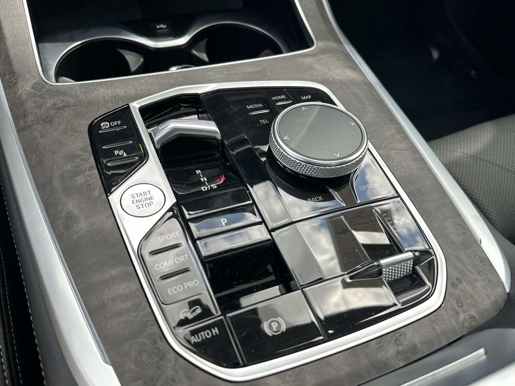 Thumbnail: 2024 BMW X7 - 26