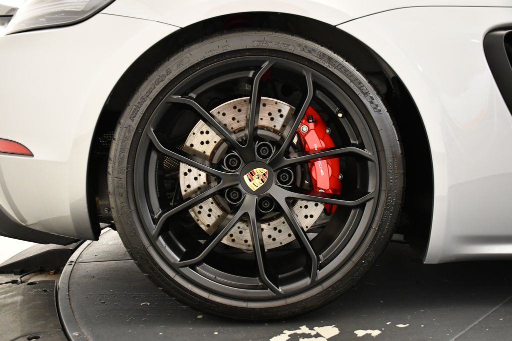 Thumbnail: 2021 Porsche  - 18