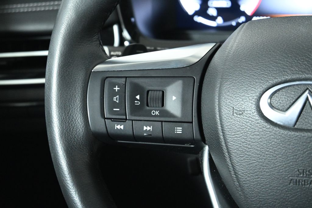 Thumbnail: 2023 INFINITI QX60 - 17