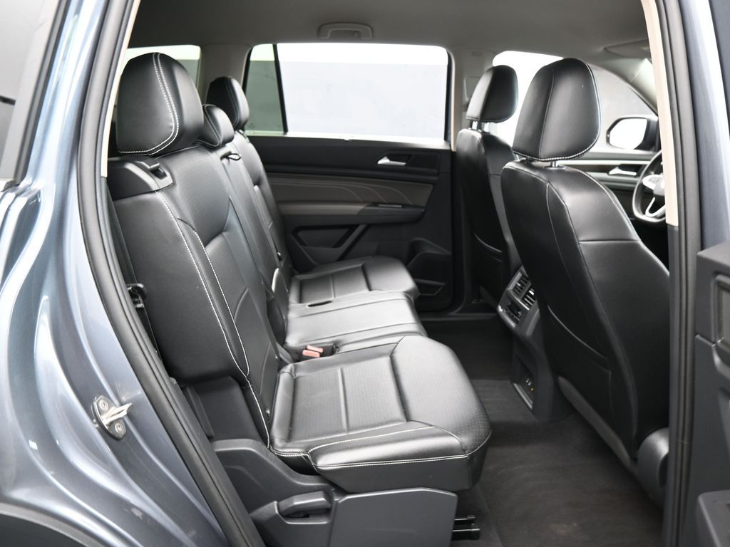 Used 2021 Gray Volkswagen 3.6L V6 SE w/Technology image 37