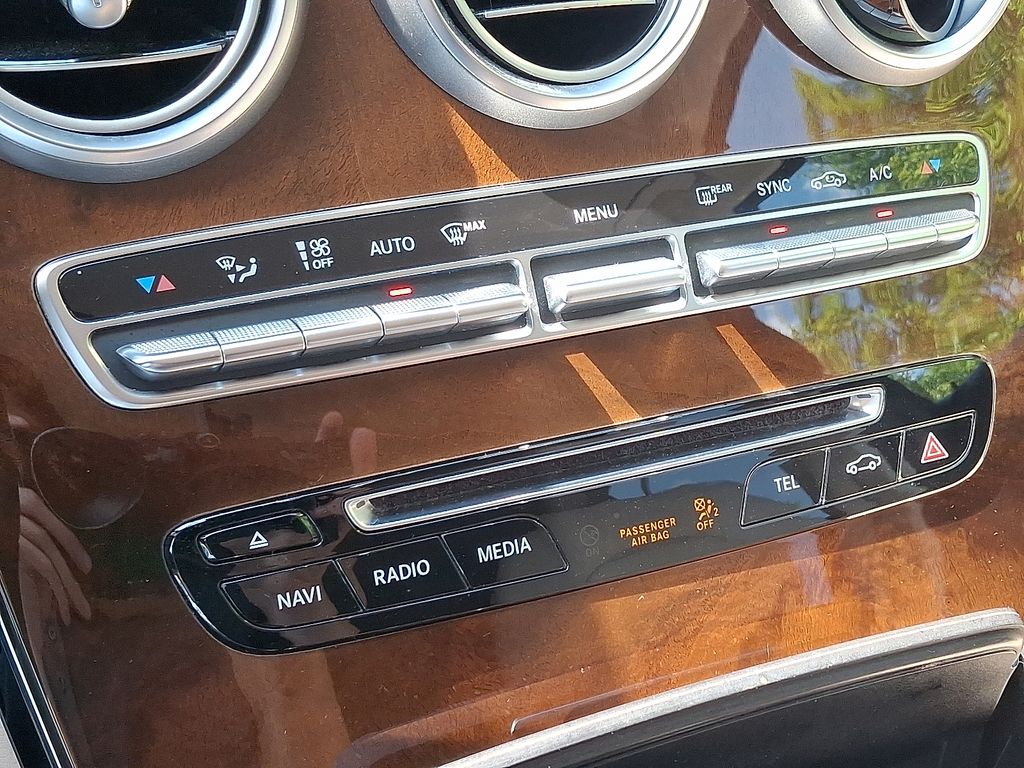 Thumbnail: 2017 Mercedes-Benz GLC - 15
