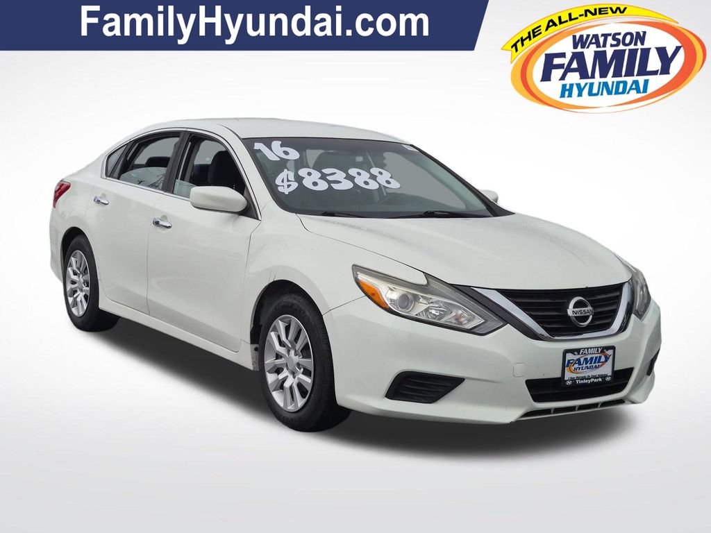 Glacier White 2016 Nissan Altima Sedan Front-Wheel Drive Continuously Variable Transmission