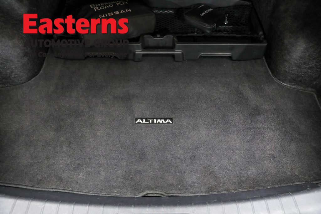 Used 2023 Gray Nissan 2.5 SR image 9