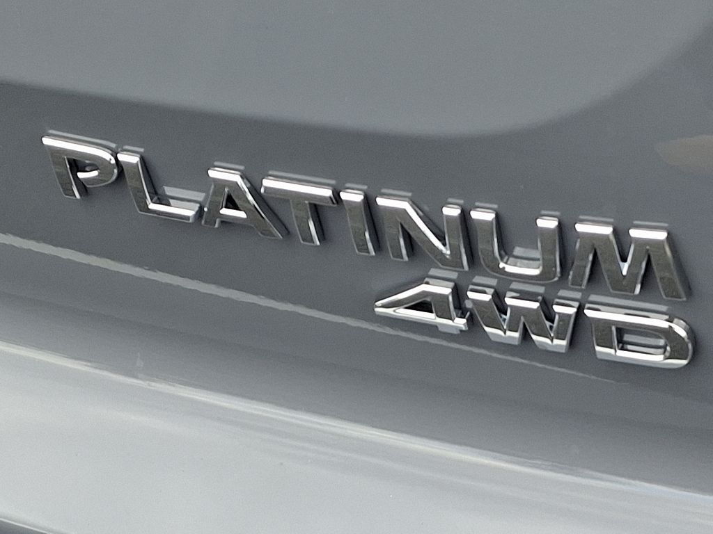 2025 Nissan Pathfinder Platinum 6