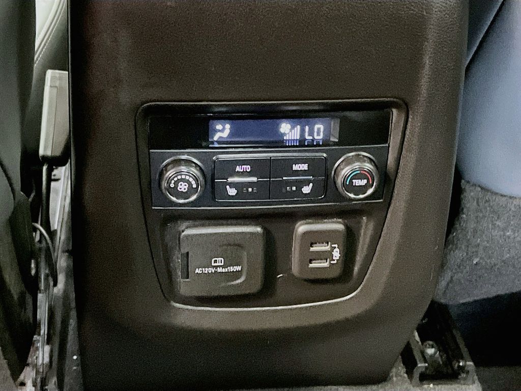 Used 2022 White Buick Premium Group image 26