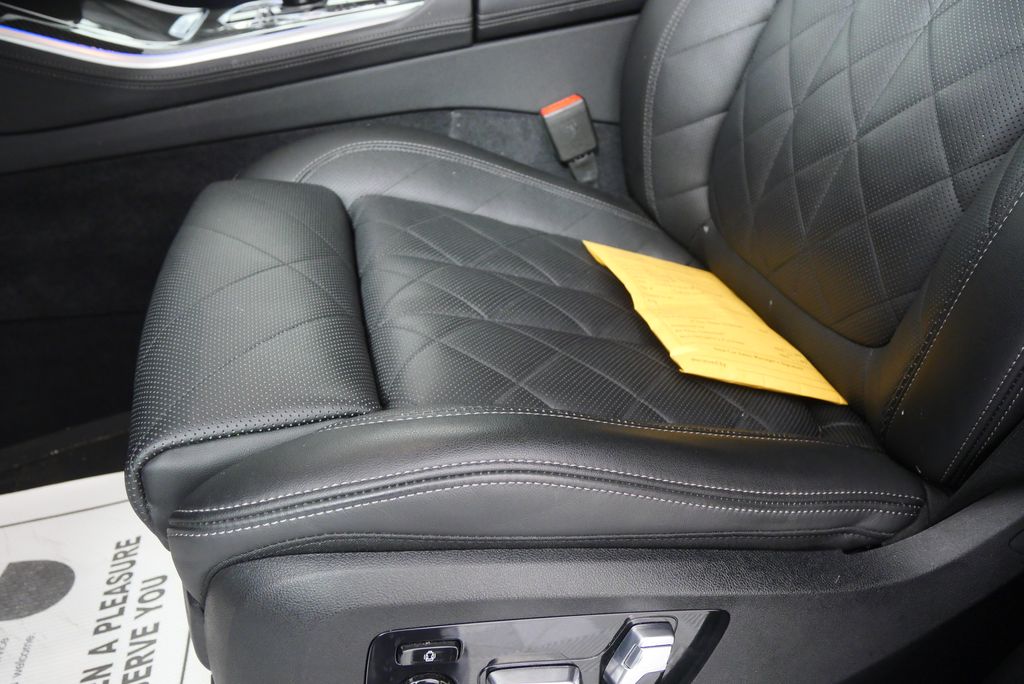 2024 BMW X5 M60i 10
