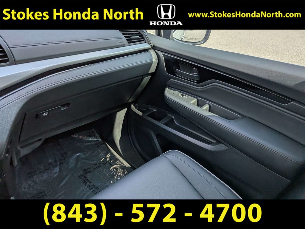 Used 2025 Honda Odyssey Van