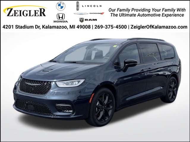 Fathom Blue Pearlcoat 2025 Chrysler Pacifica Minivan Front-Wheel Drive 9-Speed Automatic