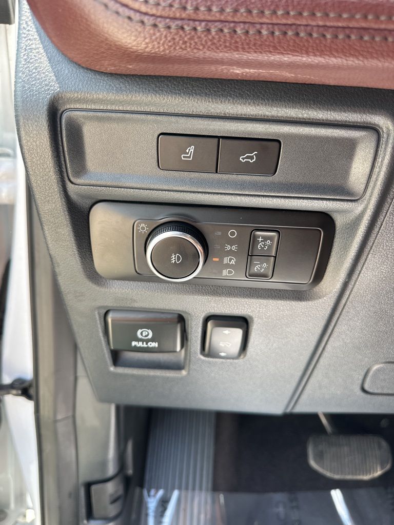 2023 Oxford White Ford Expedition Limited RWD SUV