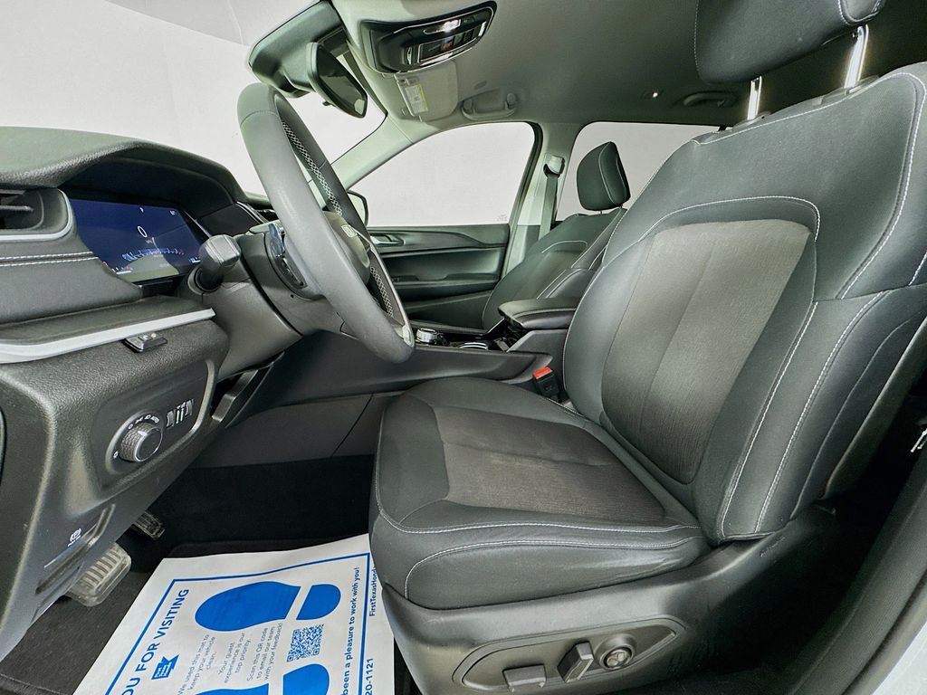 Used Car 2023 Jeep Grand Cherokee L  Laredo For Sale Under $30,000 In Austin, Texas