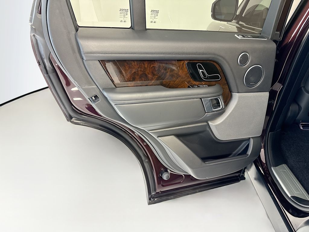 Thumbnail: 2020 Land Rover Range Rover - 27