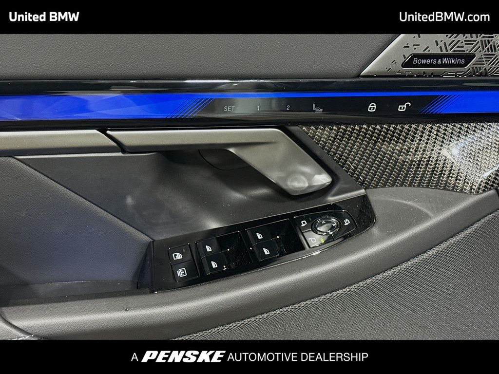 Thumbnail: 2026 BMW M5 - 3