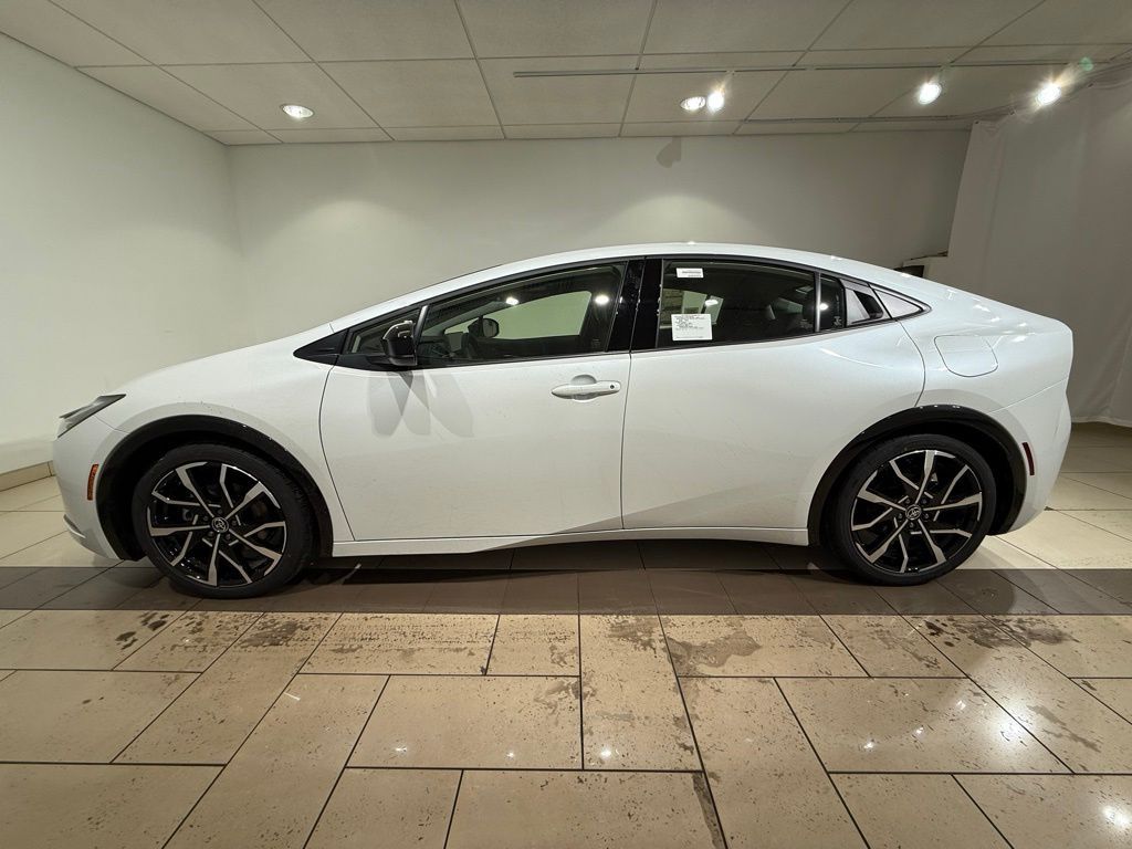 Thumbnail: 2026 Toyota Prius - 2