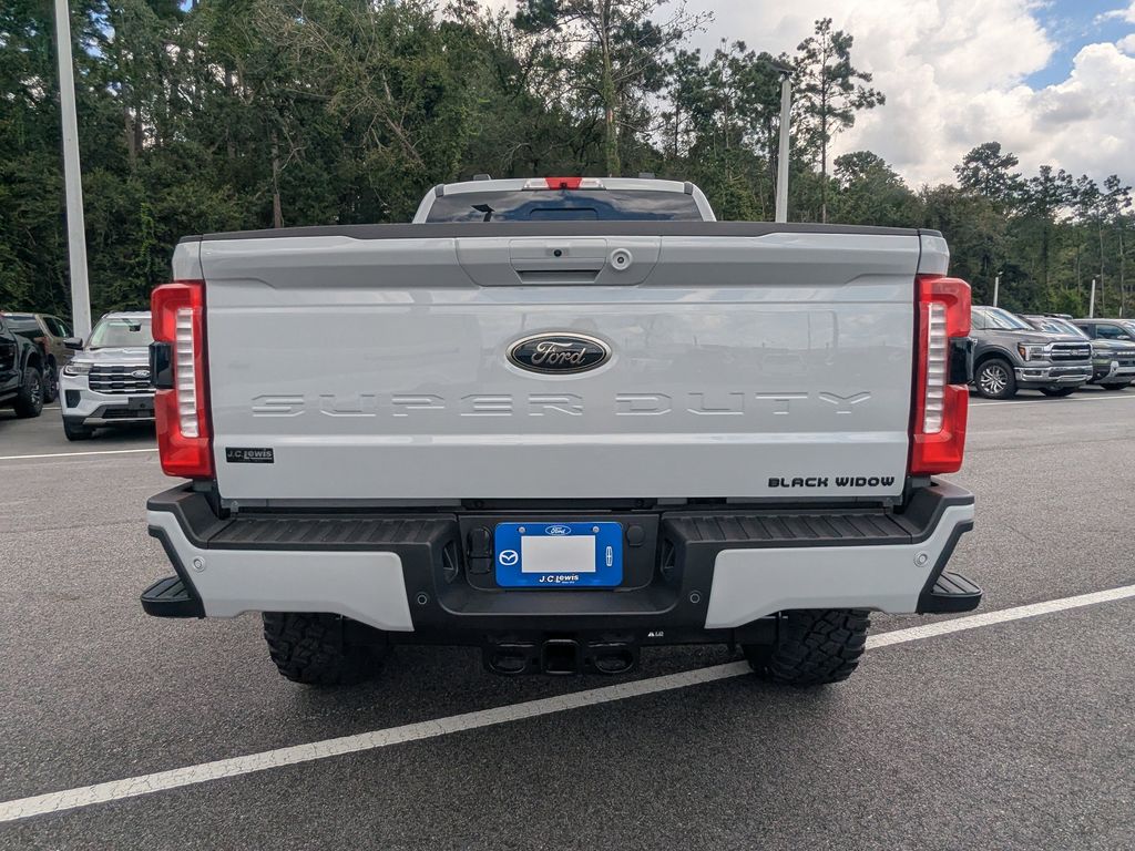 2025 Ford F-250 Black Widow