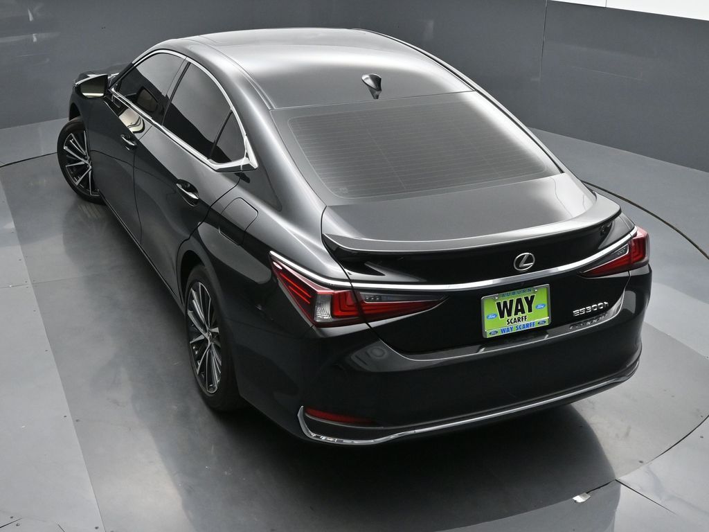 2024 Lexus ES 300h Base