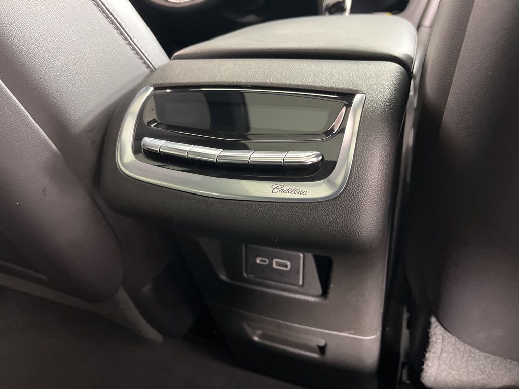Thumbnail: 2020 Cadillac XT6 - 9