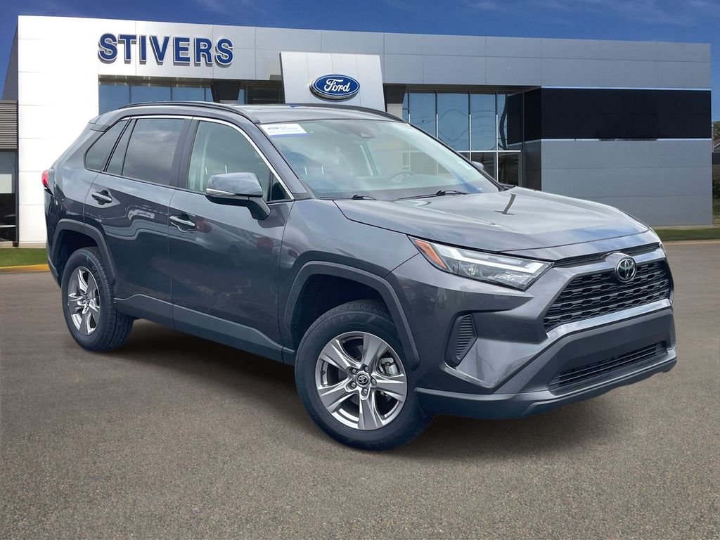 2023 Toyota RAV4 XLE FWD
