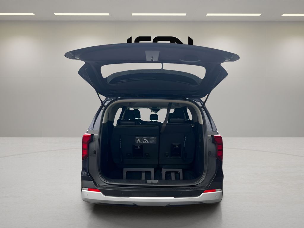 Used 2025 Kia Carnival Van