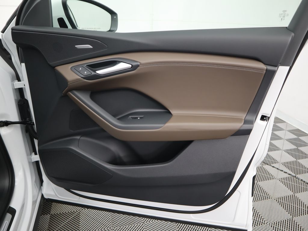 2025 Audi Q6 e-tron Premium 27