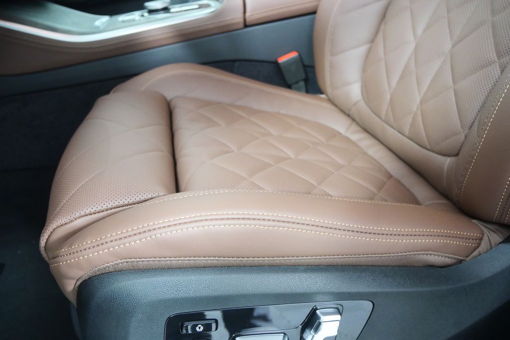 Thumbnail: 2026 BMW X5 - 9