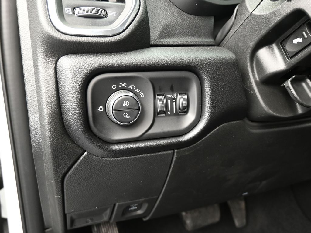 New 2026 Bright White Clearcoat Ram Laramie image 15