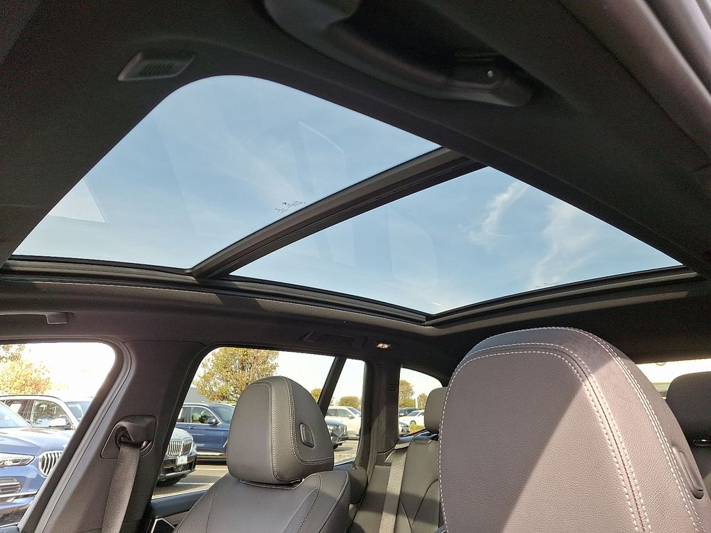 Thumbnail: 2023 BMW X3 - 15