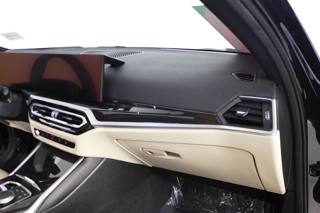 Thumbnail: 2023 BMW 3 Series - 14