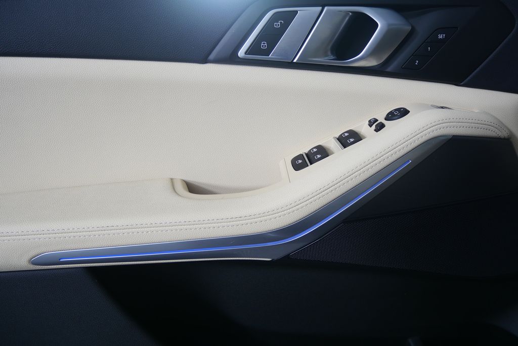 Thumbnail: 2022 BMW X5 - 9