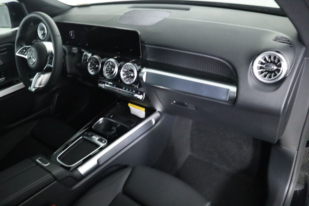 2025 Mercedes-Benz GLB 250 18