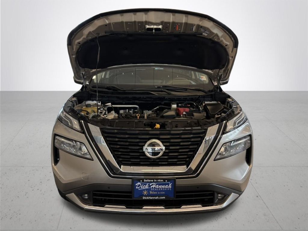 2021 Nissan Rogue Platinum photo 4