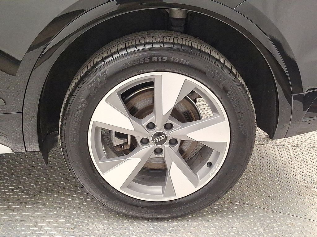 Thumbnail: 2023 Audi Q5 - 7