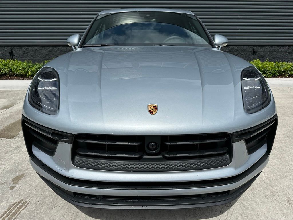 2025 Porsche Macan  7