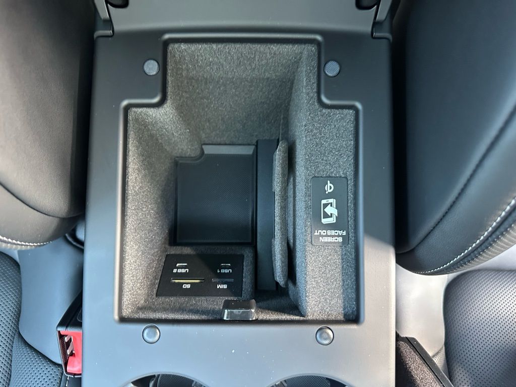 Thumbnail: 2026 Porsche Macan - 28