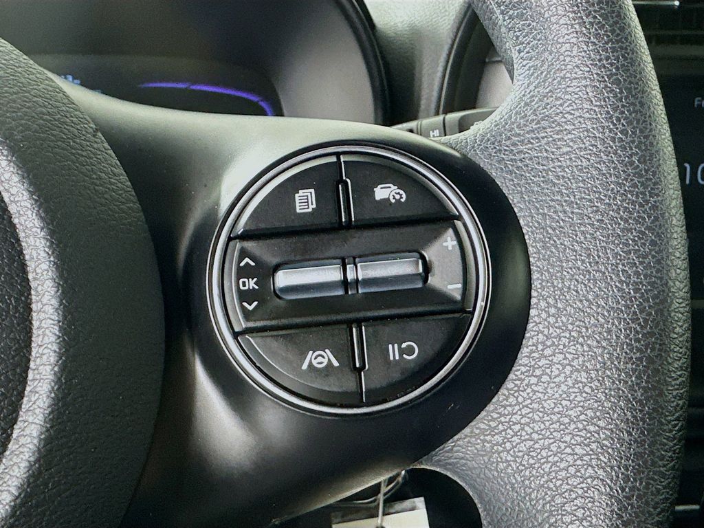2025 Kia Soul LX - Photo 8
