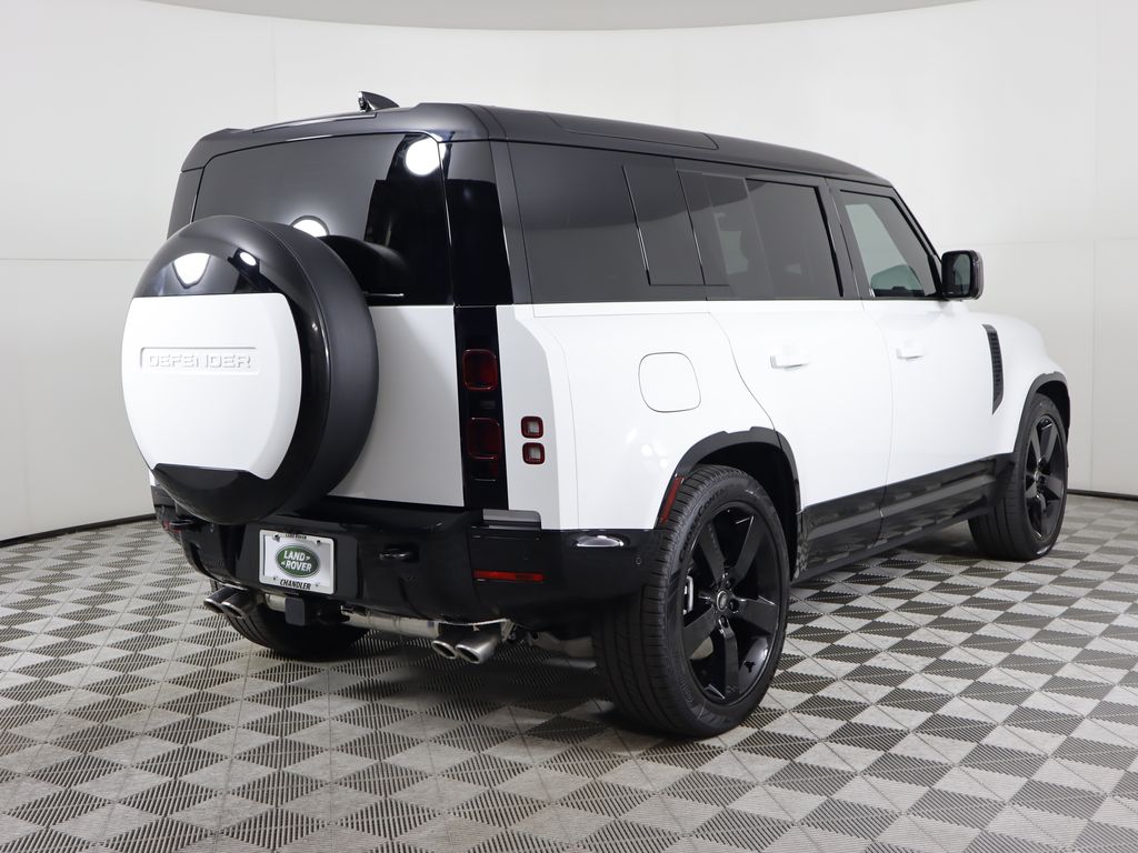 2025 Land Rover Defender 110 5