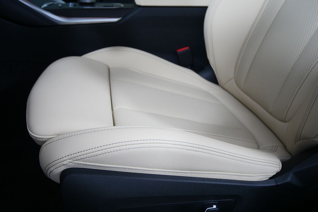 Thumbnail: 2026 BMW 4 Series - 10
