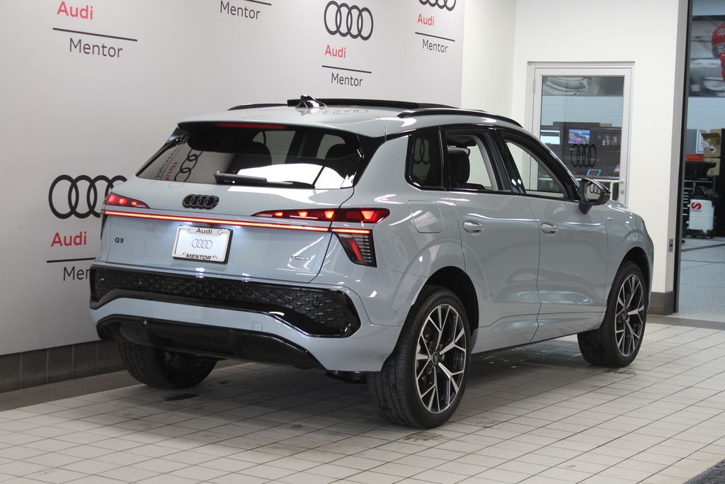 Thumbnail: 2026 Audi Q3 - 6