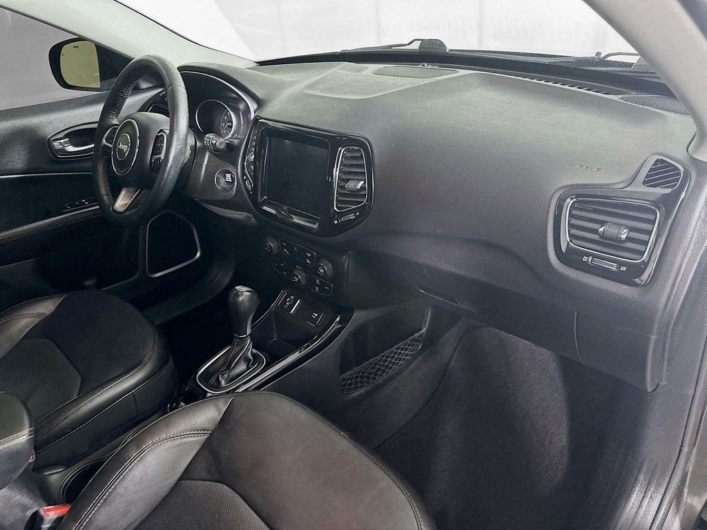 Used 2018 Gray Jeep Limited image 31