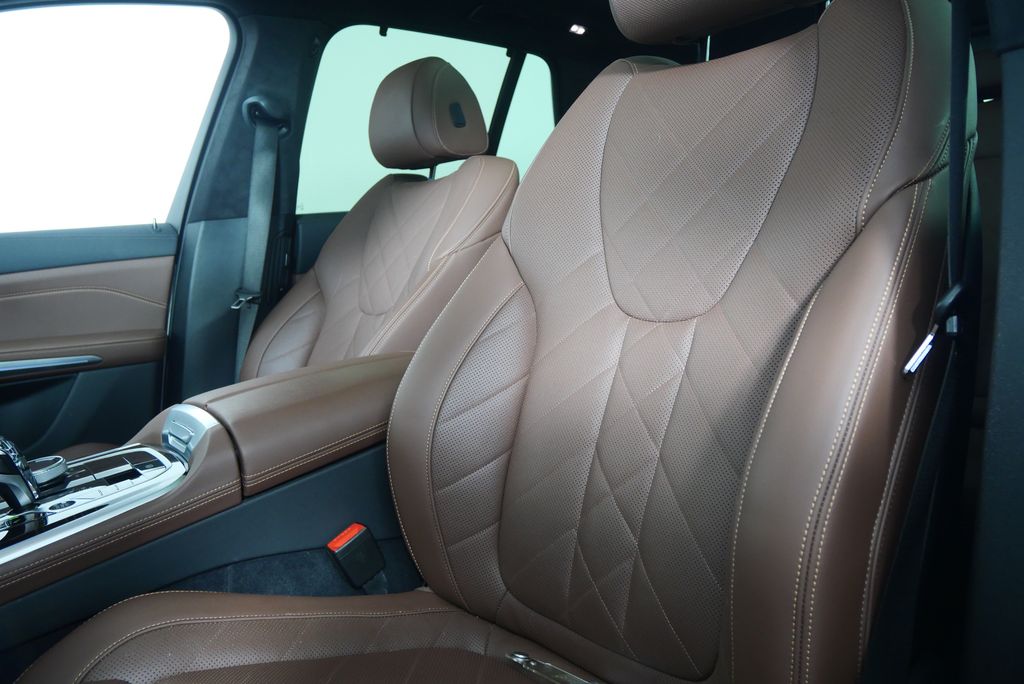 Thumbnail: 2023 BMW X5 - 11